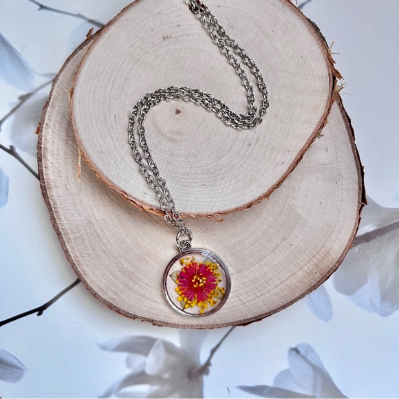 🌺Handmade Real Flower Necklace - Picture 1 of 5